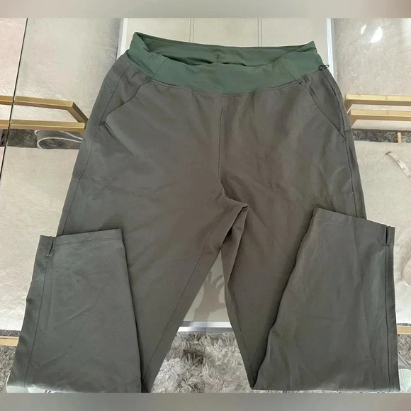 REI joggers size L - Picture 1 of 6